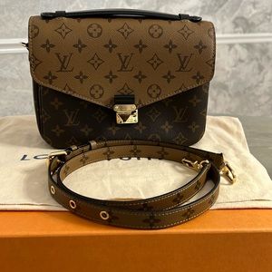 Louis Vuitton Reverse Monogram Pochette Métis